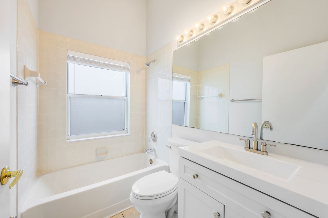 7234 Mill Pond Cir, Naples, FL 34109