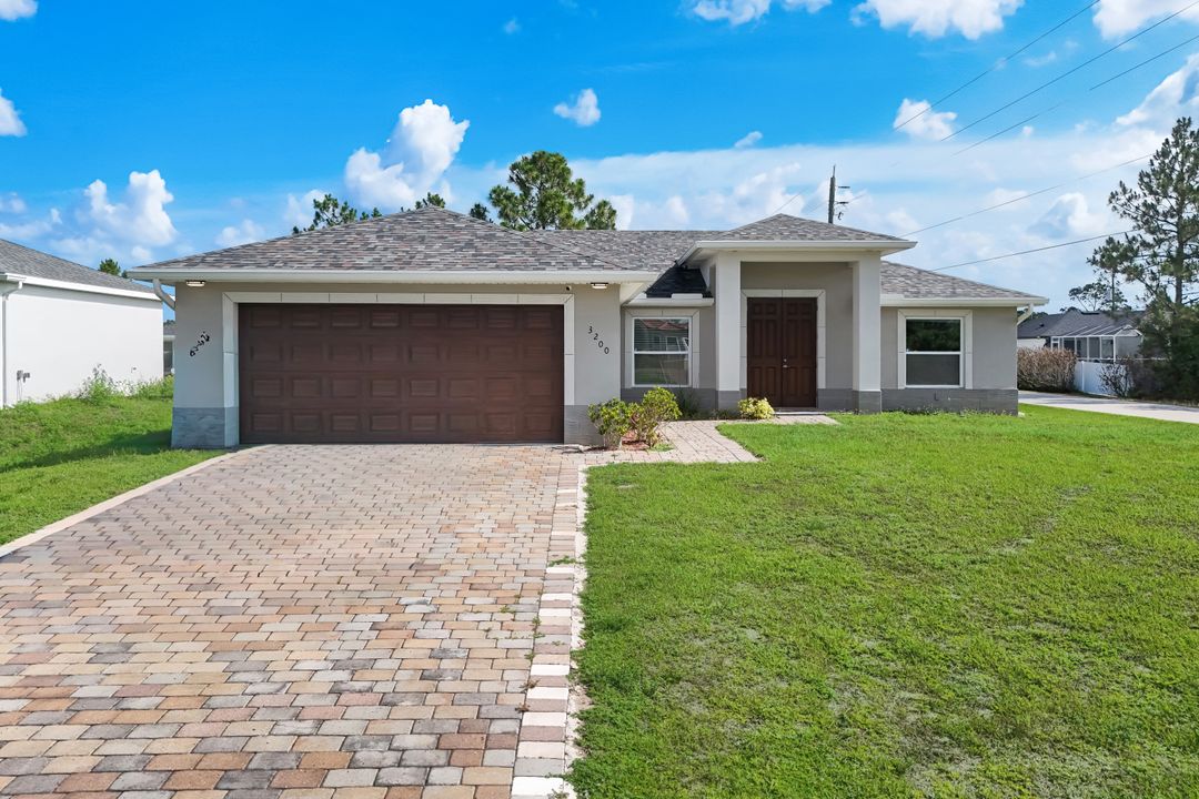3200 41st St W, Lehigh Acres, FL 33971