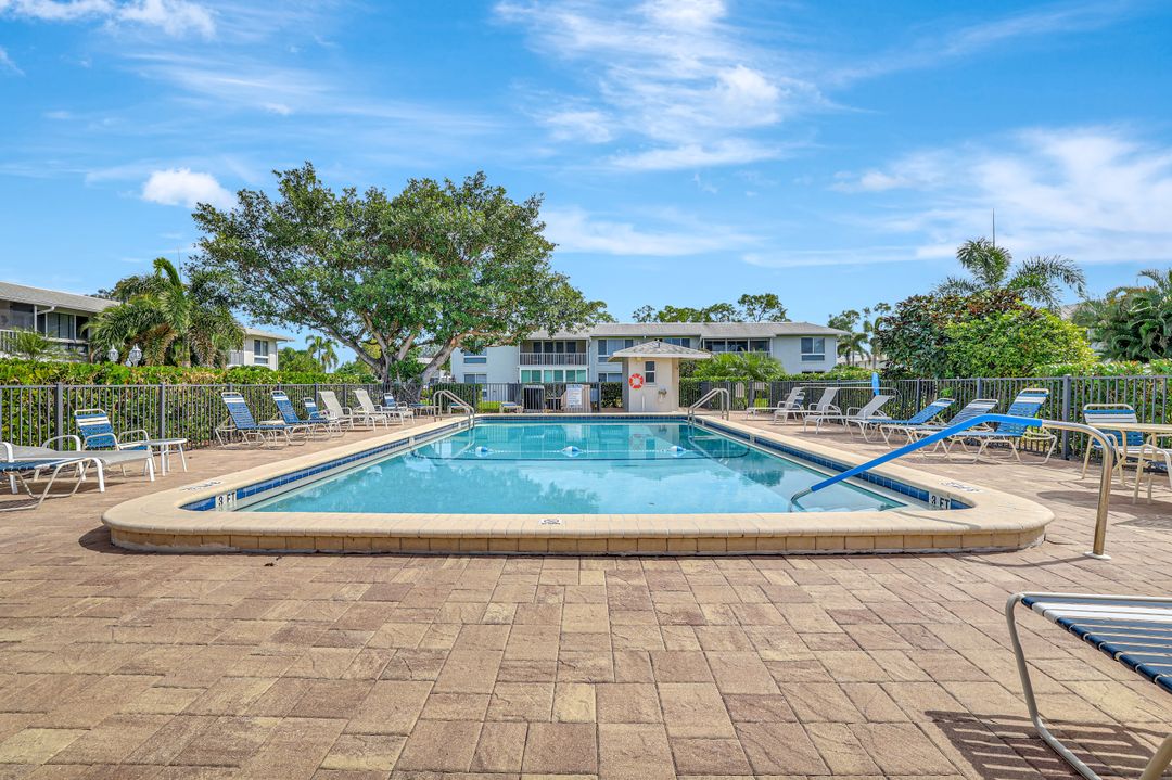 250 Candycane Ln #3, Naples, FL 34112