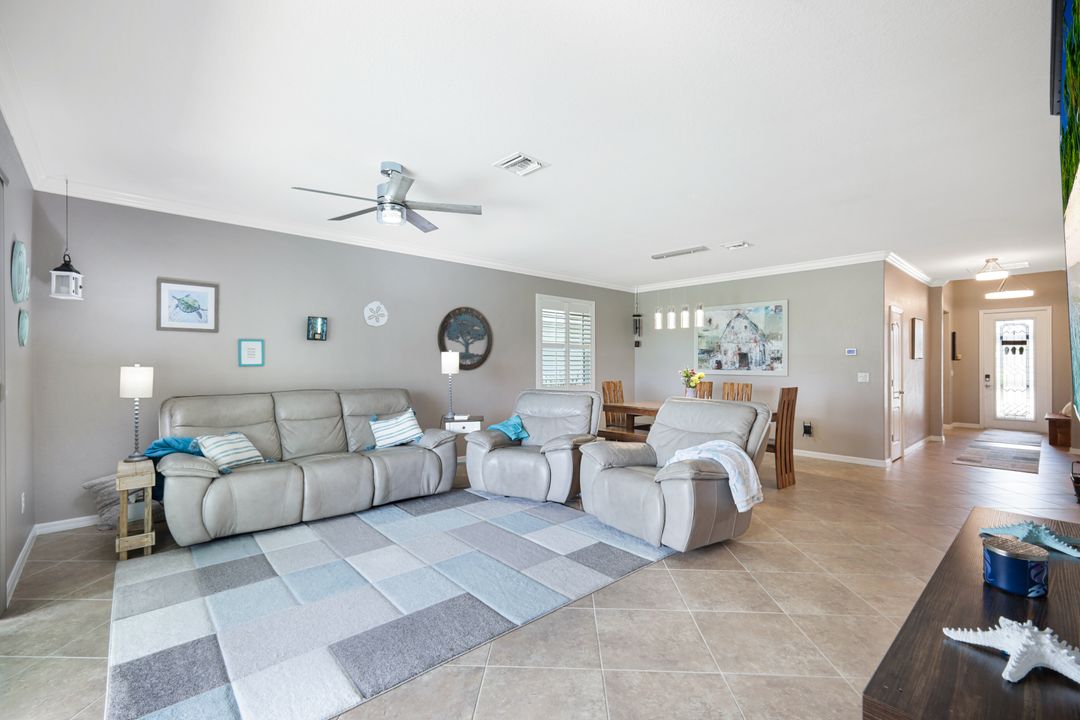 3147 Walnut Grove Ln, Alva, FL 33920