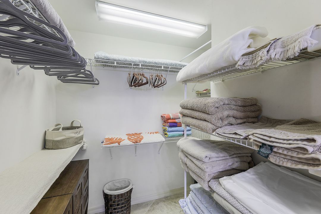 8200 Twelve Oaks Cir #412, Naples, FL 34113