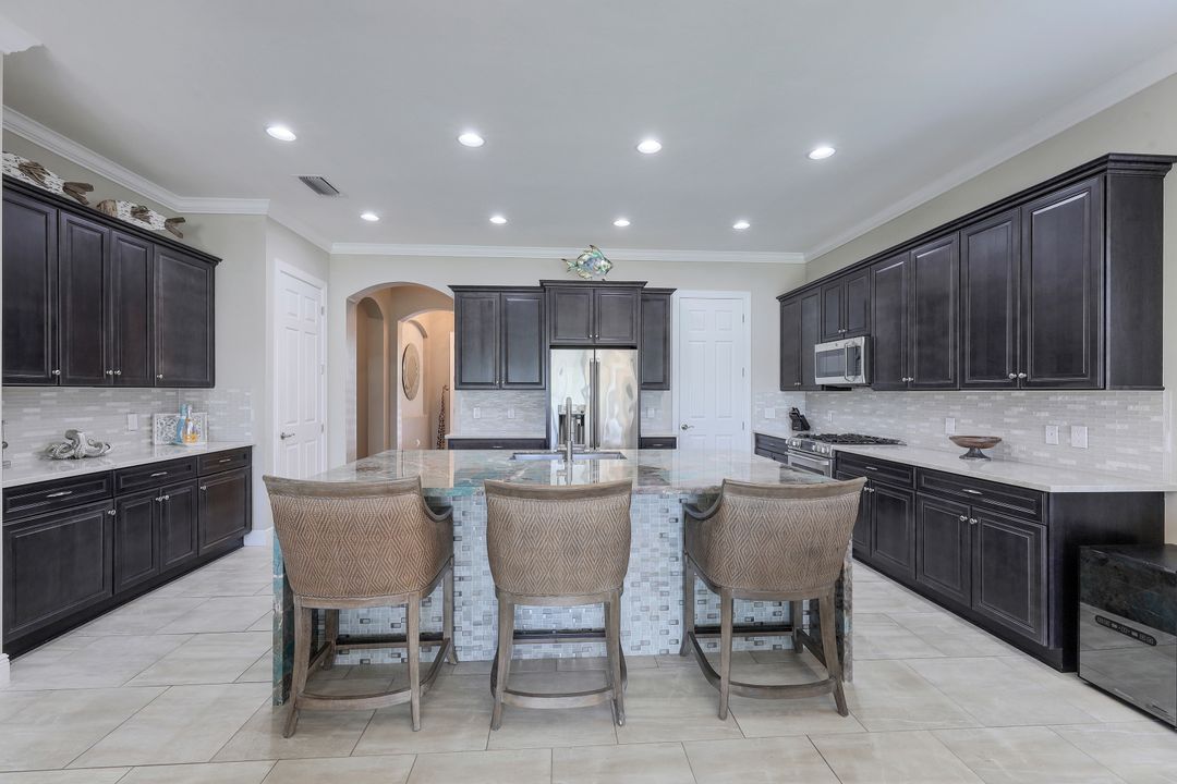 10283 Porto Romano Drive, Miromar Lakes, FL 33913