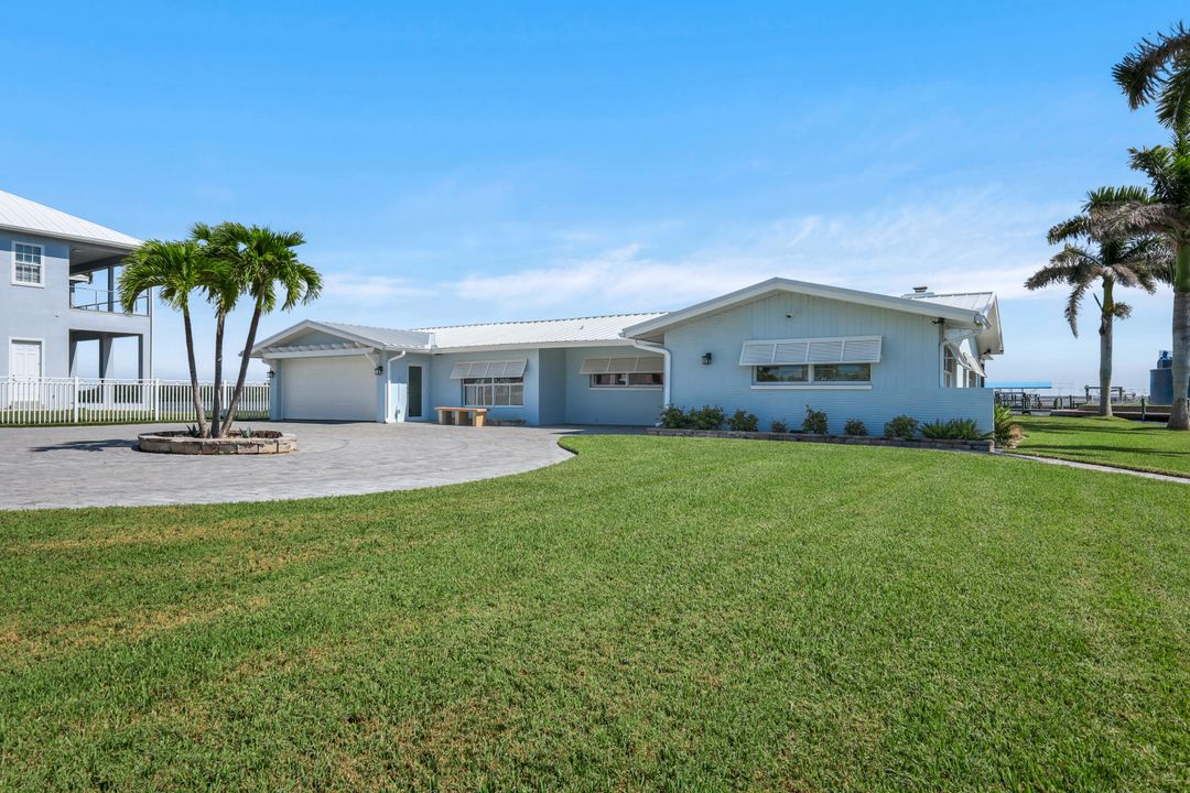 5596 Avenida Pescadora, Fort Myers Beach, FL 33931