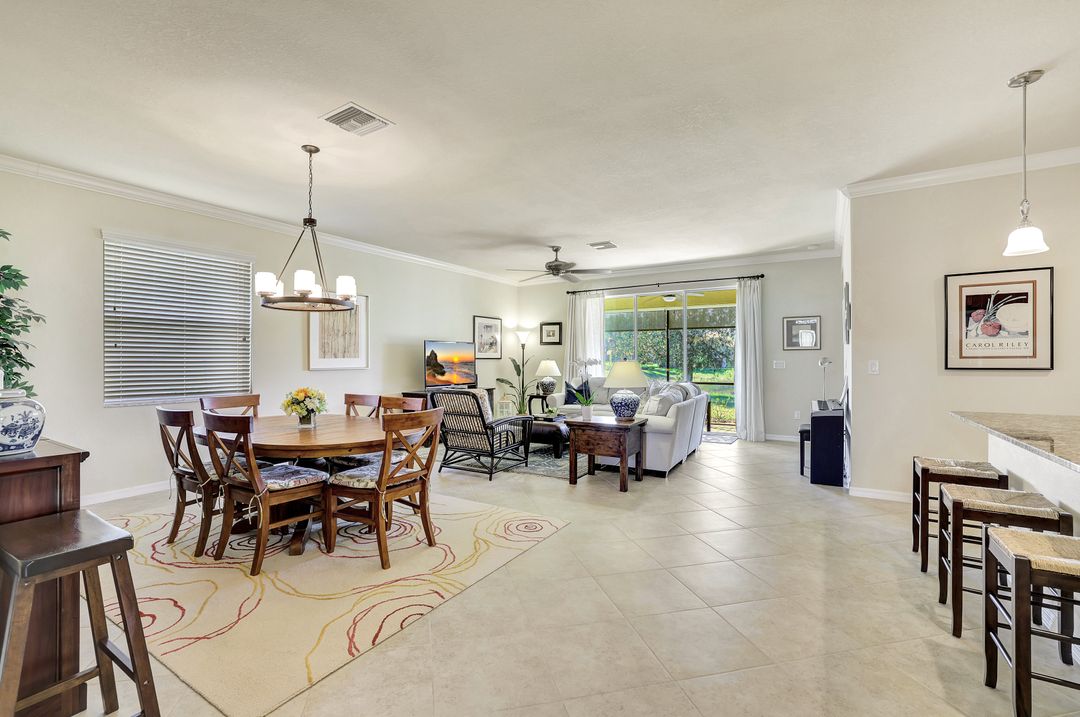 2474 Heydon Cir E, Naples, FL 34120