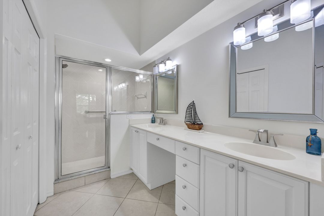 5600 Northboro Dr #201, Naples, FL 34110