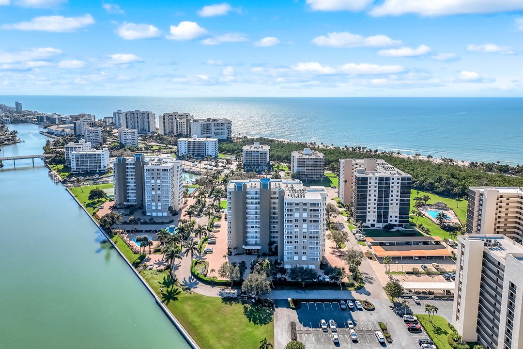 21 Bluebill Ave, Naples, FL 34108