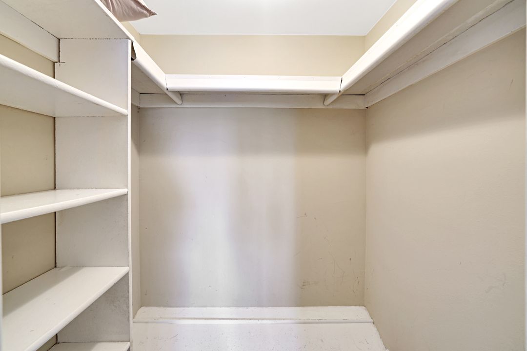 170 Turtle Lake Ct  #109, Naples, FL 34105