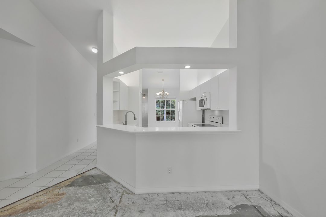3420 W Crown Pointe Blvd #202, Naples, FL 34112