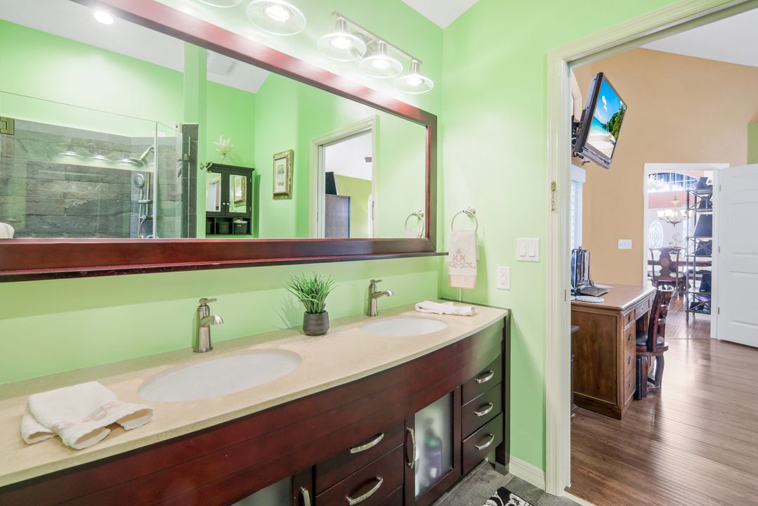 7713 Ahoy Ave, Naples, FL 34109
