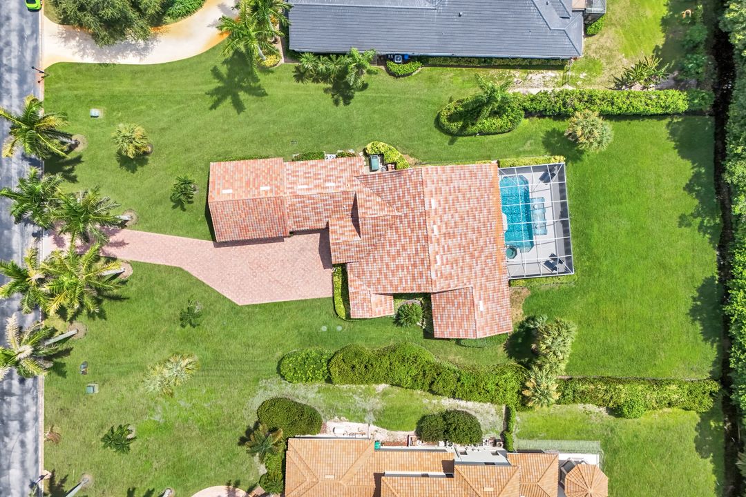 9245 The Ln, Naples, FL 34109