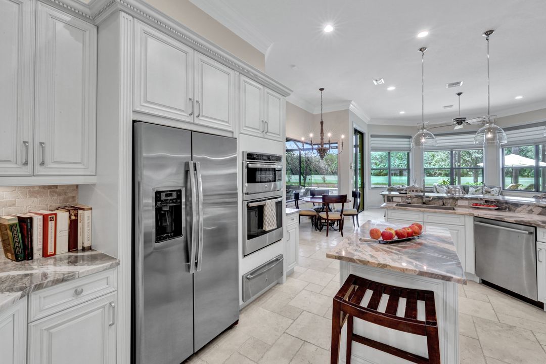 12194 Wicklow Ln, Naples, FL 34120