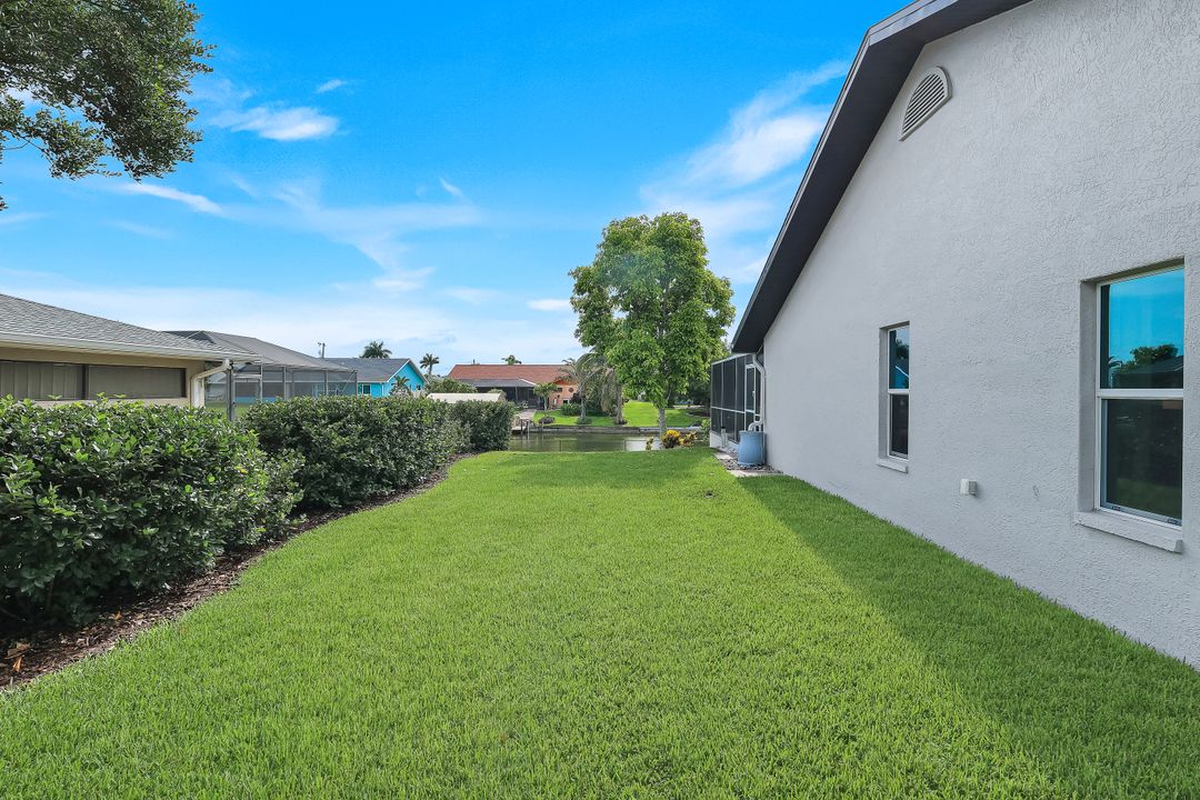 204 SE 20th Pl, Cape Coral, FL 33990
