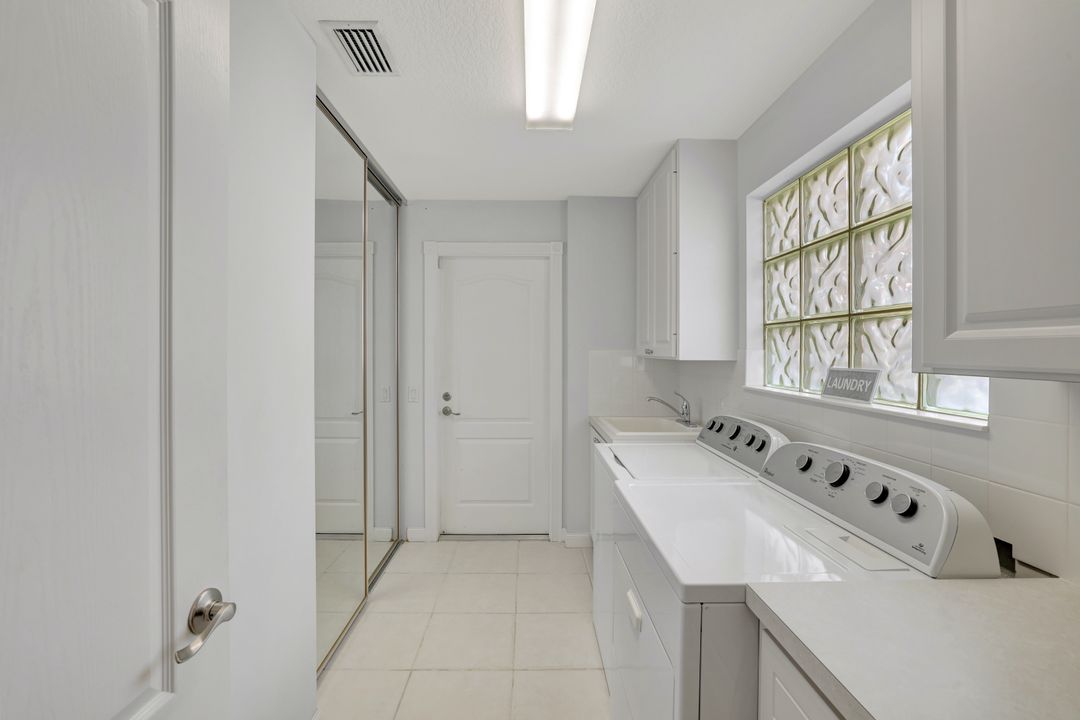 4724 Maupiti Way, Naples, FL 34119