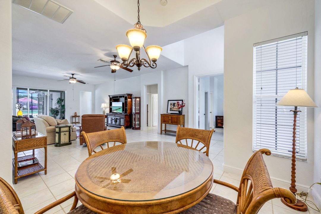 939 Fountain Run, Naples, FL 34119