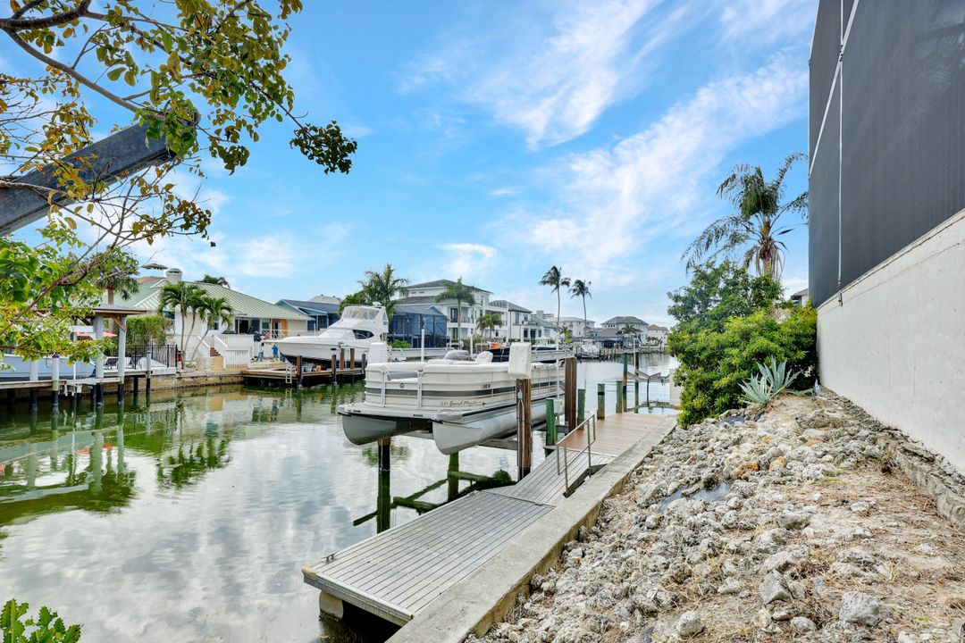 494 Seagull Ave, Naples, FL 34108