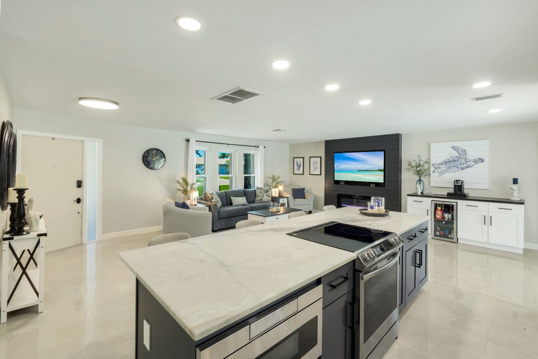 2107 SE 25th Terrace, Cape Coral, FL 33904