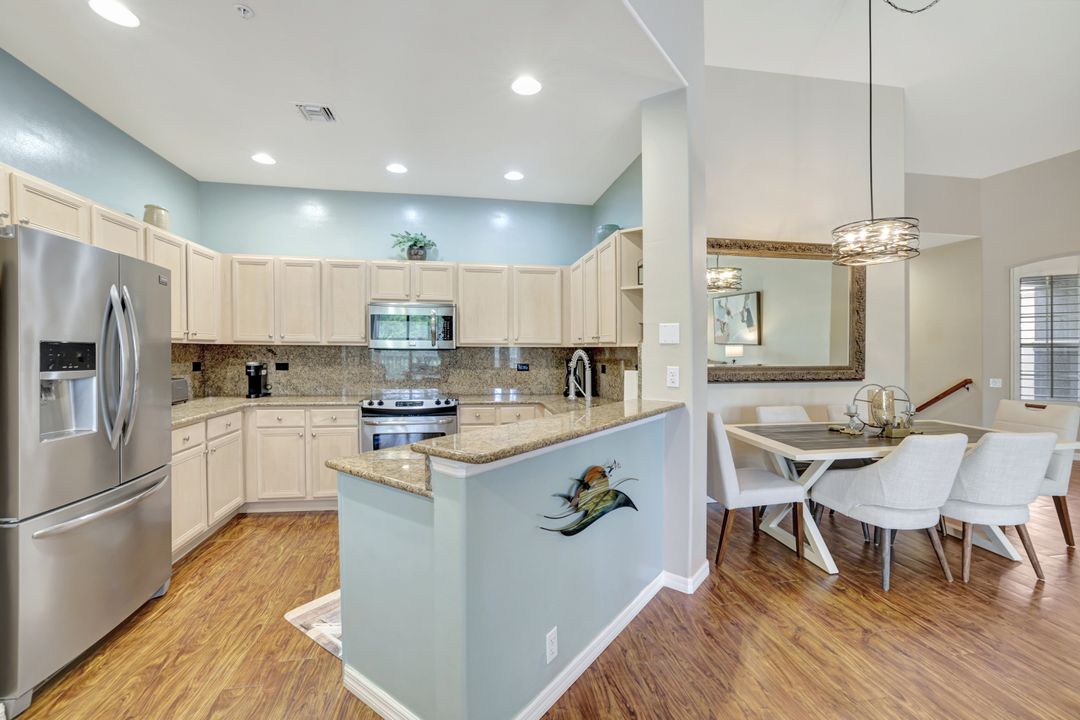 8560 Danbury Blvd #202, Naples, FL 34120