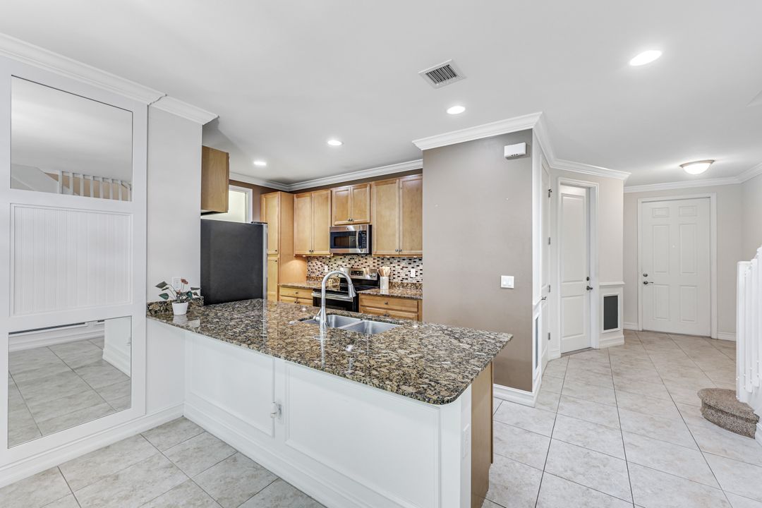 7890 Bristol Cir, Naples, FL 34120