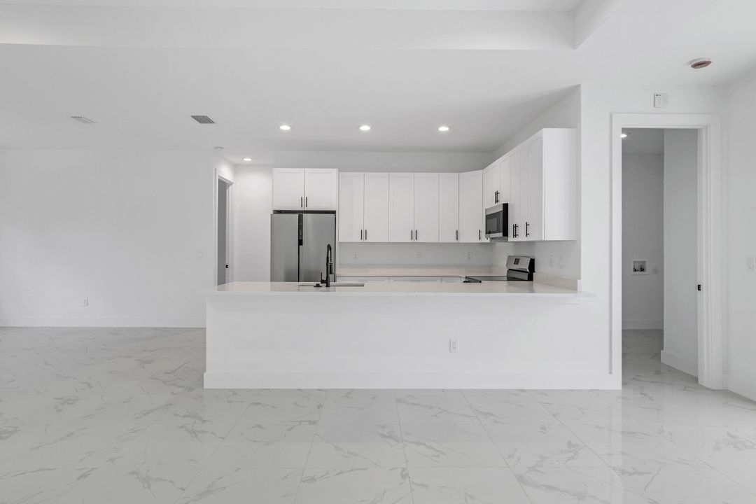 3644 35th Ave NE, Naples, FL 34120