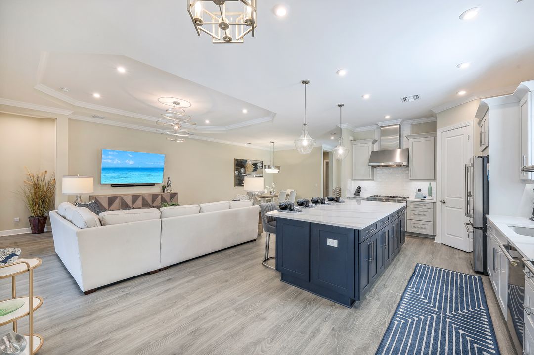 8880 Scarlotti Pl, Naples, FL 34119