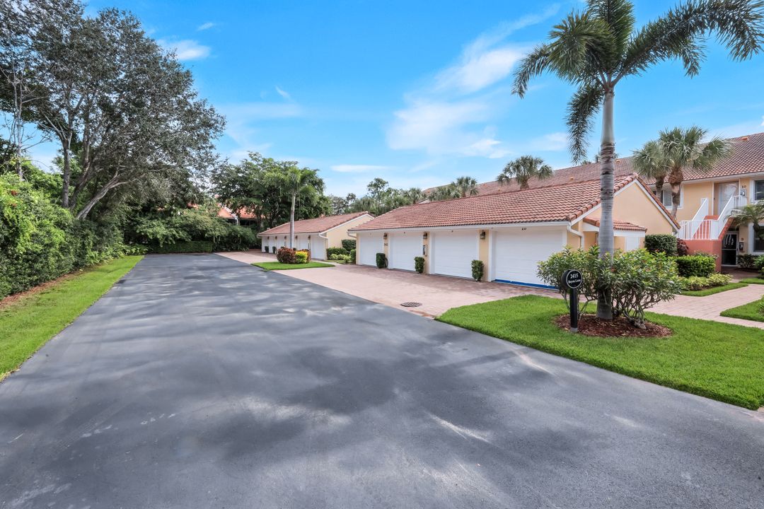 2415 Bayou Ln #3, Naples, FL 34112