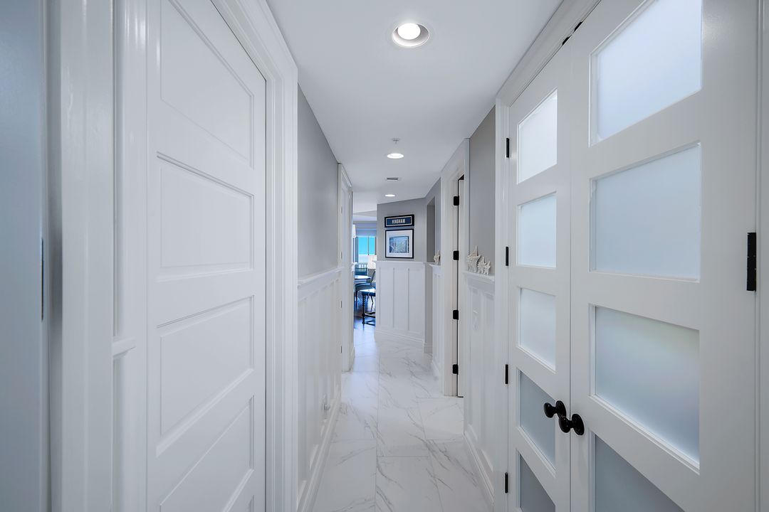 295 Grande Way #1004, Naples, FL 34110