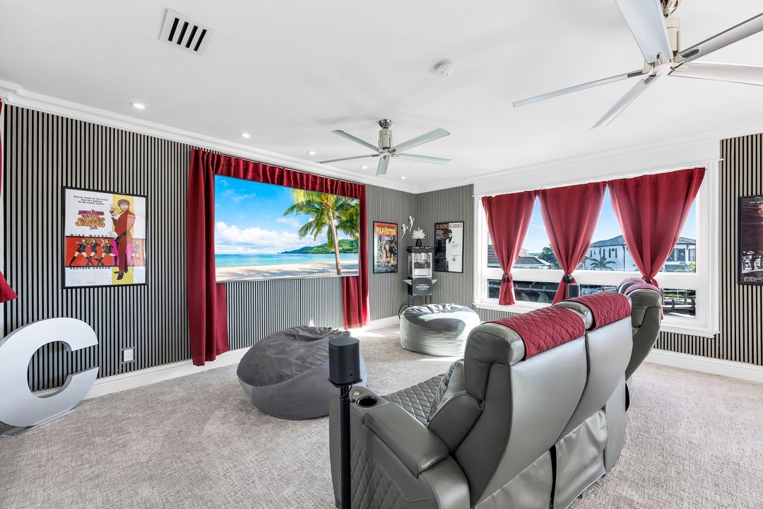 1518 Hermitage Ln, Cape Coral, FL 33914