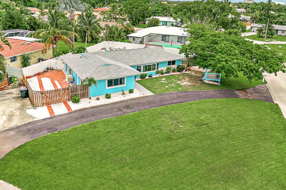 1683 S Hermitage Rd, Fort Myers, FL 33919