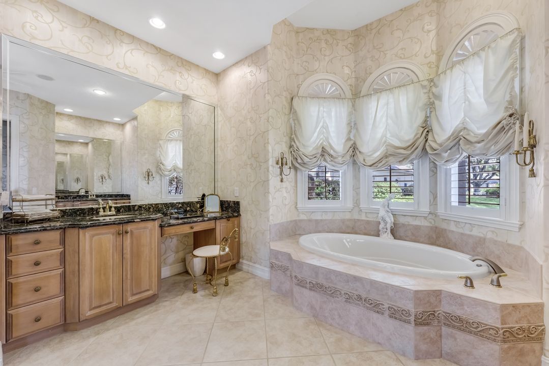 2988 St Barnabas Ct, Naples, FL 34105