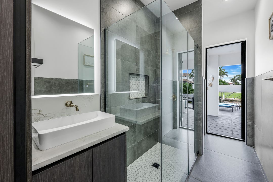 126 SW 57th St, Cape Coral, FL 33914