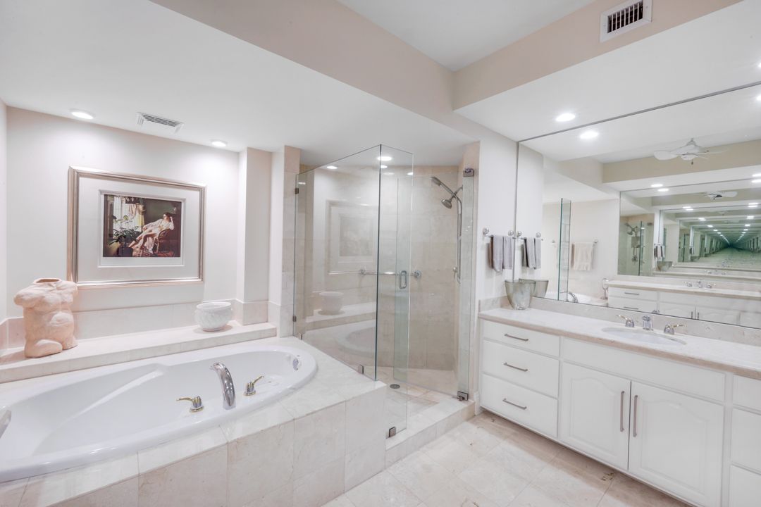 285 Grande Way #503, Naples, FL 34110