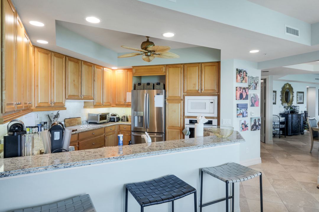 295 Grande Way #1405, Naples, FL 34110
