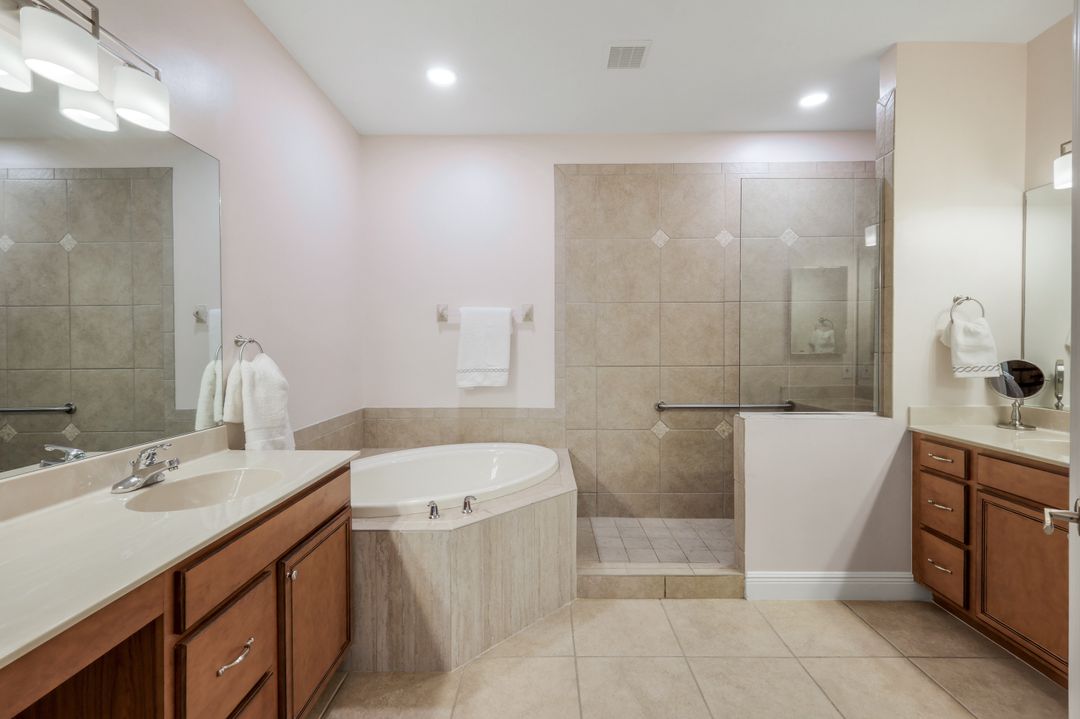 12858 Carrington Cir #201, Naples, FL 34105
