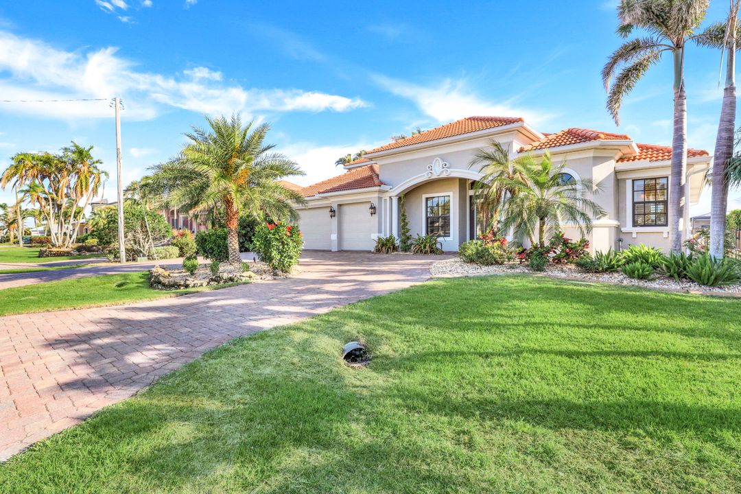 1512 El Dorado Pkwy W, Cape Coral, FL 33914