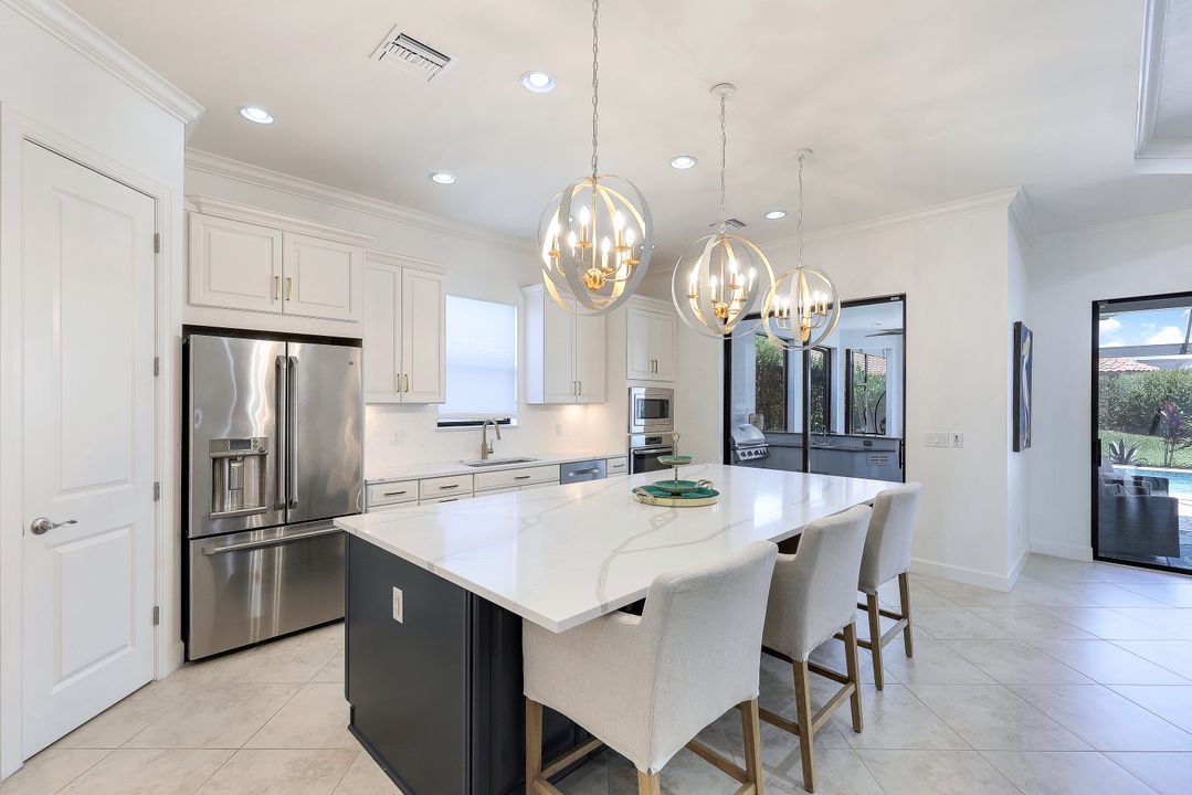 9147 Trivoli Ter, Naples, FL 34119