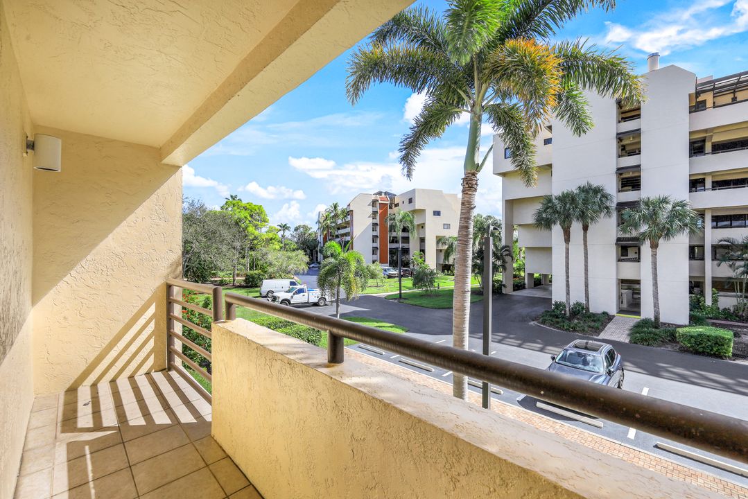 6320 Pelican Bay Blvd #T-7, Naples, FL 34108