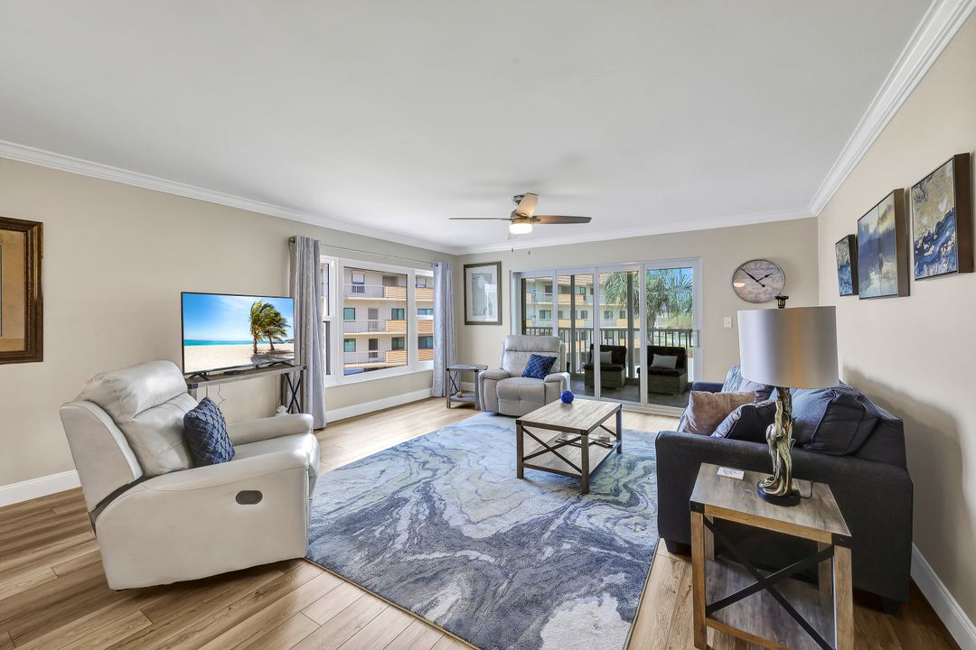 711 W Elkcam Cir #307, Marco Island, FL 34145