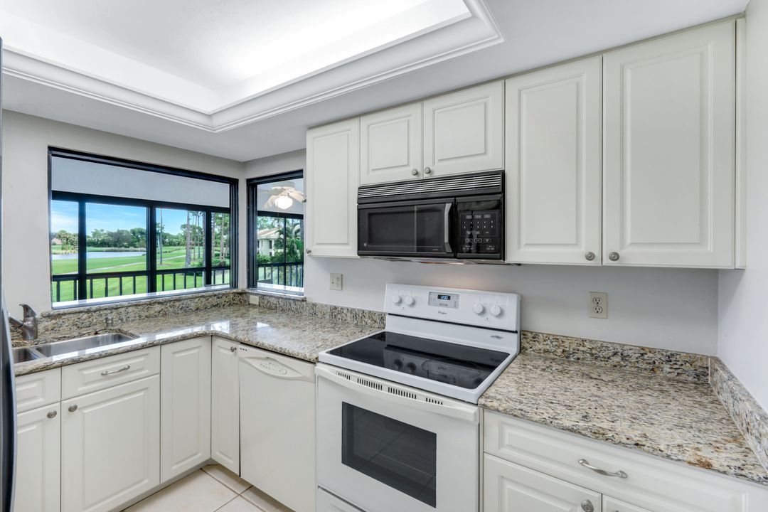 5585 Trailwinds Dr #326, Fort Myers, FL 33907