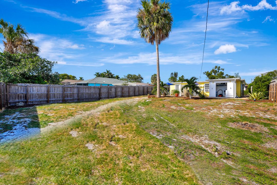 782 107th Ave N, Naples, FL 34108