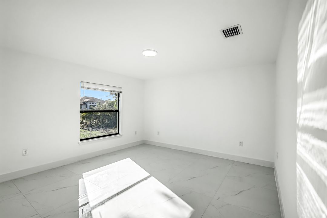 2618 Queen Dr, Lehigh Acres, FL 33971