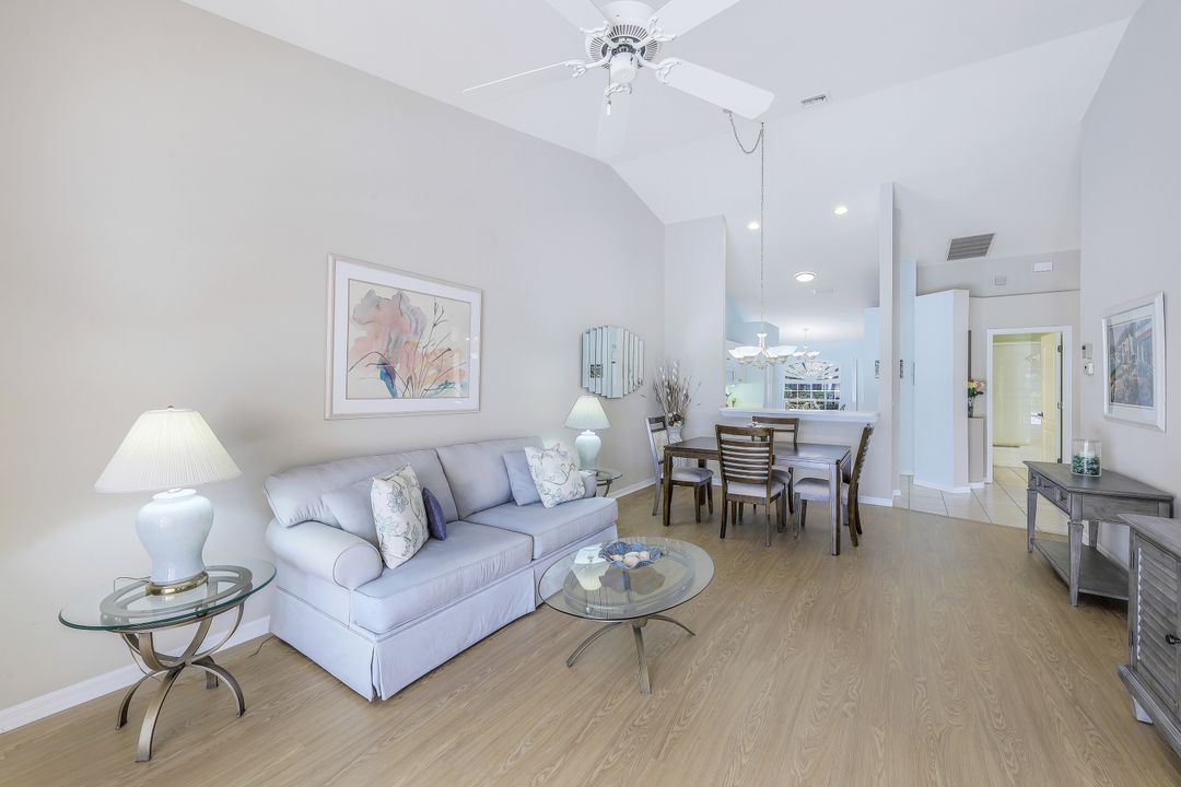 6667 Castlelawn Pl #19, Naples, FL 34113