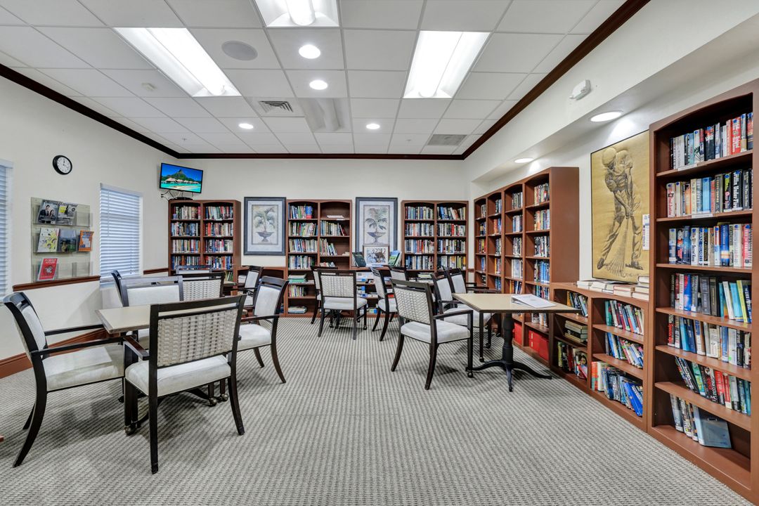 228 Fox Glen Dr #3203, Naples, FL 34104