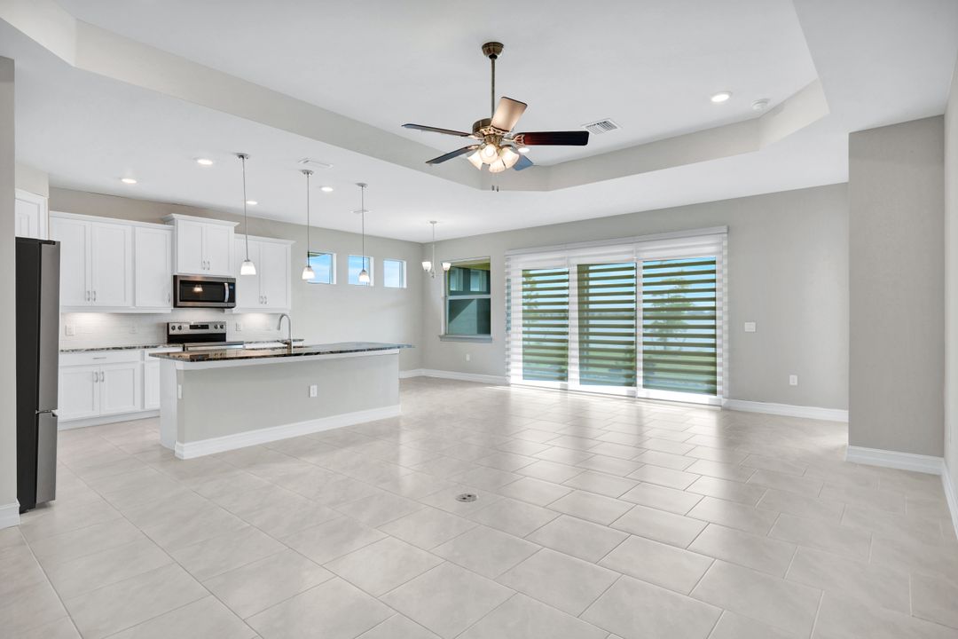 447 Spg Hl Lk Lp, Cape Coral, FL 33993