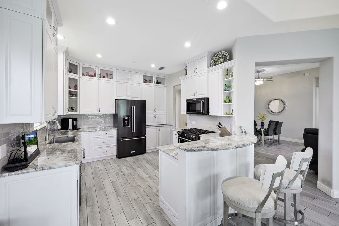 3093 Aviamar Cir #104, Naples, FL 34114