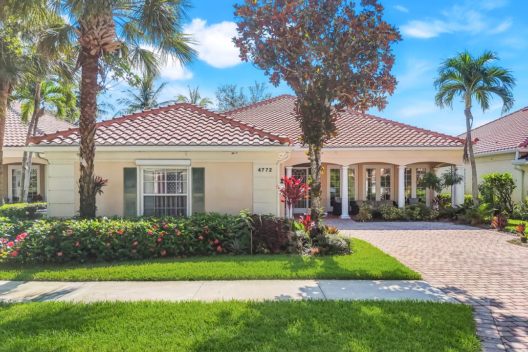 4772 Martinique Wy, Naples, FL 34119
