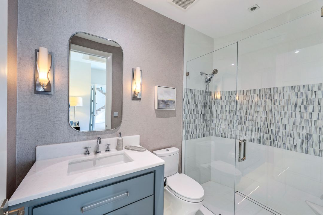 403 Neapolitan Way, Naples, FL 34103