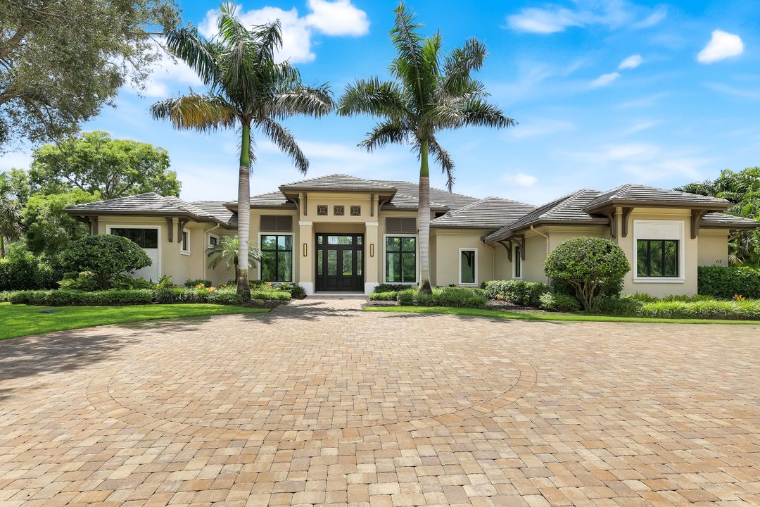 112 Hickory Rd, Naples, FL 34108