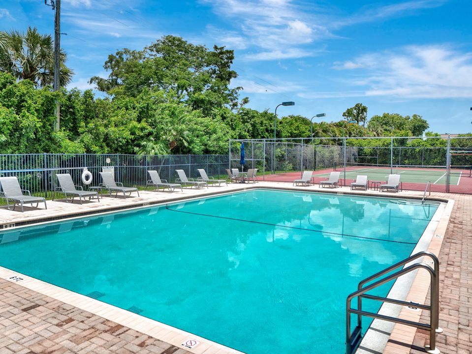 3302 Arlette Dr, Naples, FL 34109