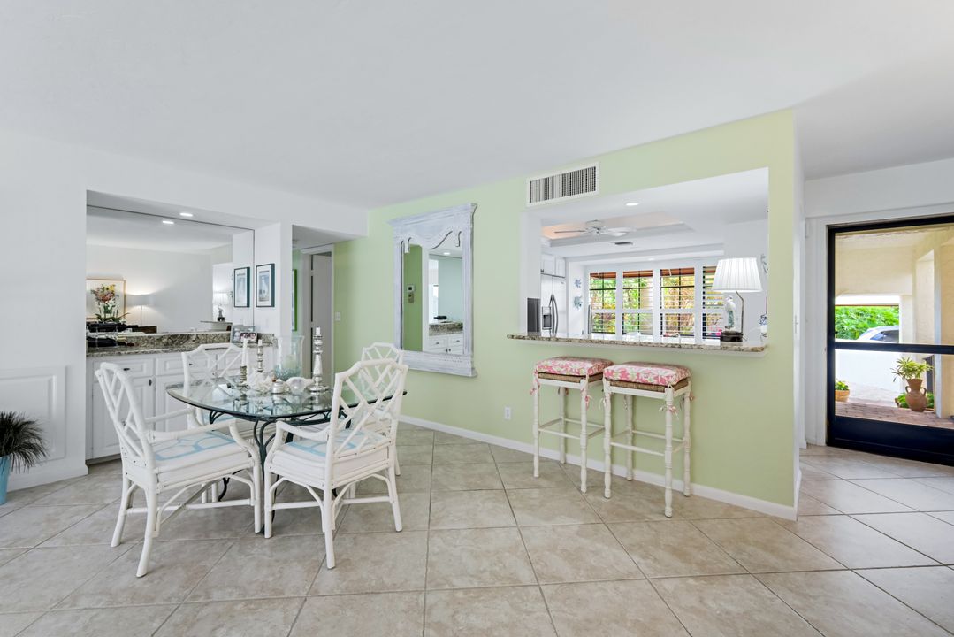 511 Serendipity Dr #511, Naples, FL 34108