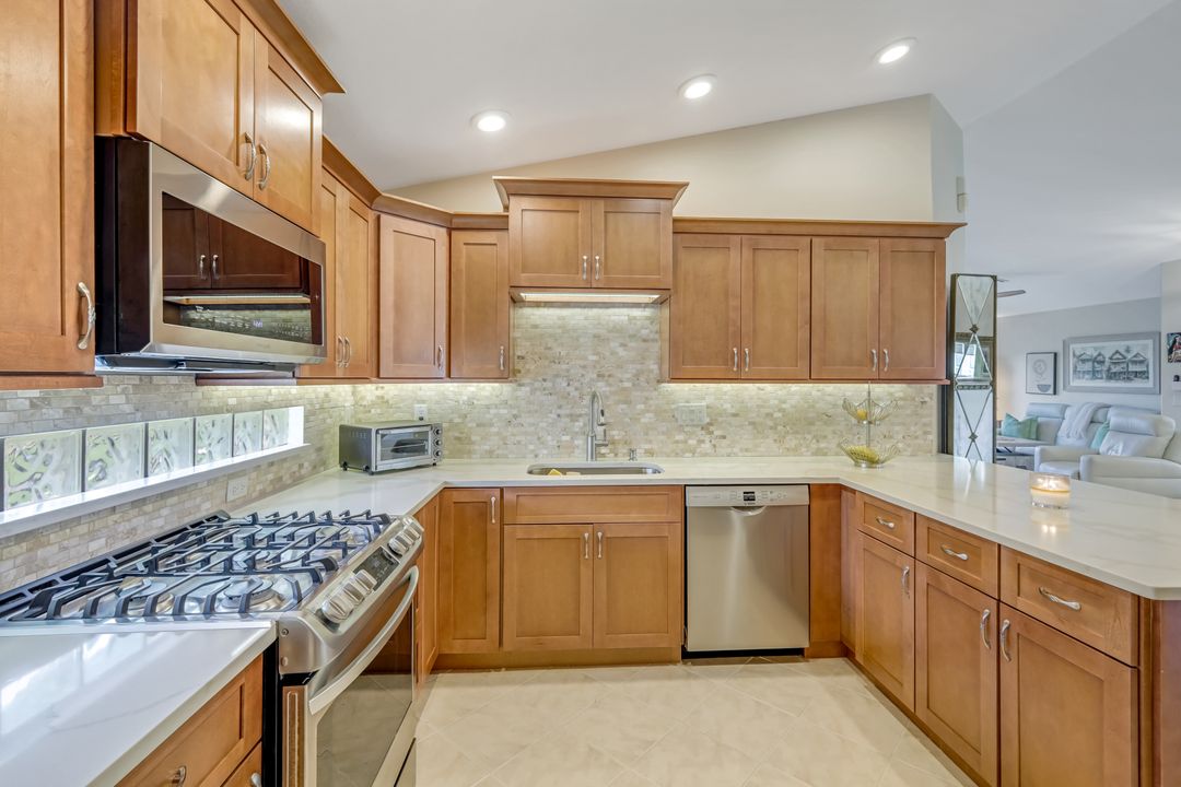 9006 Astonia Way, Estero, FL 33967